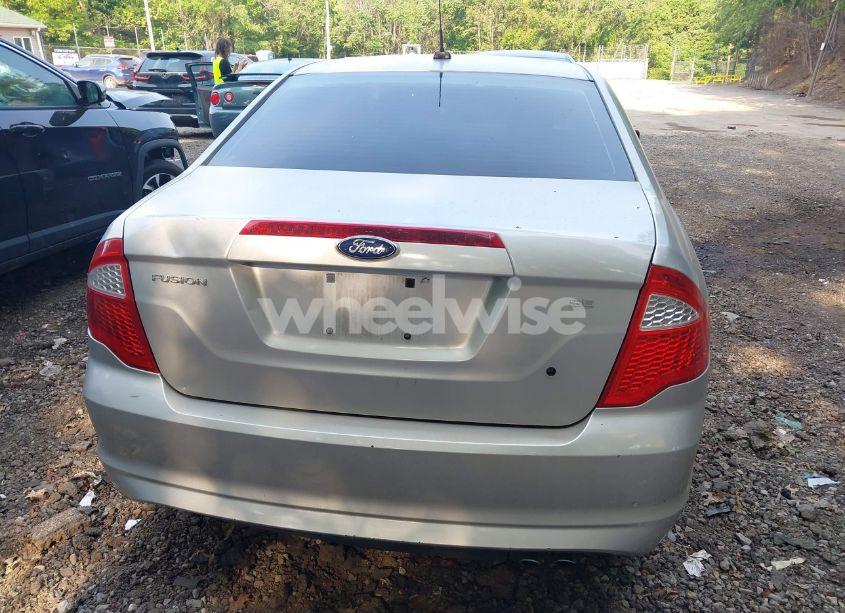 Photo 16 of 2010 Ford Fusion SE (VIN 3FAHP0HA1AR401138)