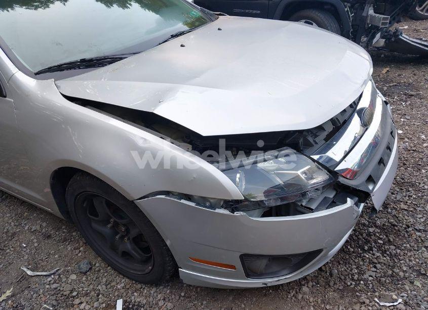 Photo 6 of 2010 Ford Fusion SE (VIN 3FAHP0HA1AR401138)