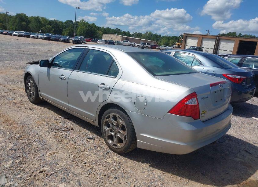 Photo 3 of 2010 Ford Fusion SE (VIN 3FAHP0HA1AR406002)