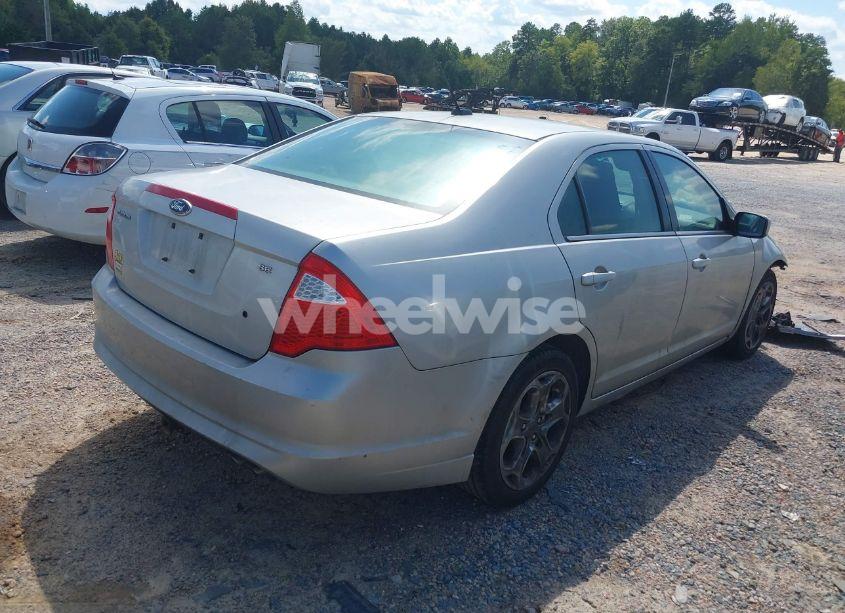 Photo 4 of 2010 Ford Fusion SE (VIN 3FAHP0HA1AR406002)