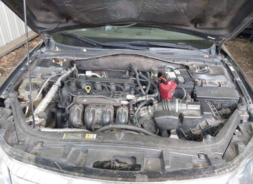 Photo 10 of 2011 Ford Fusion SE (VIN 3FAHP0HA1BR111645)