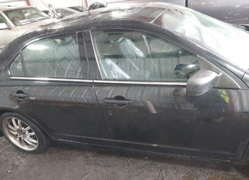 Photo 14 of 2011 Ford Fusion SE (VIN 3FAHP0HA1BR111645)