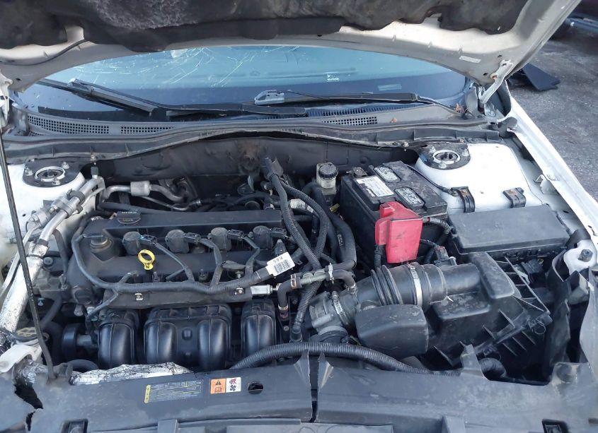 Photo 10 of 2011 Ford Fusion SE (VIN 3FAHP0HA1BR113010)