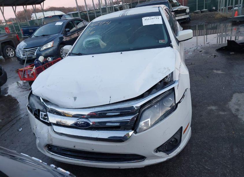 Photo 11 of 2011 Ford Fusion SE (VIN 3FAHP0HA1BR113010)