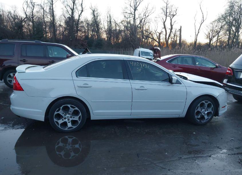 Photo 12 of 2011 Ford Fusion SE (VIN 3FAHP0HA1BR113010)