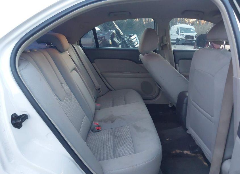 Photo 8 of 2011 Ford Fusion SE (VIN 3FAHP0HA1BR113010)