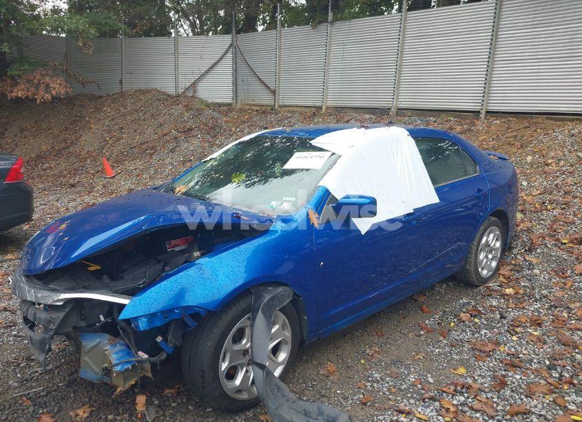 Photo 2 of 2011 Ford Fusion SE (VIN 3FAHP0HA1BR113041)