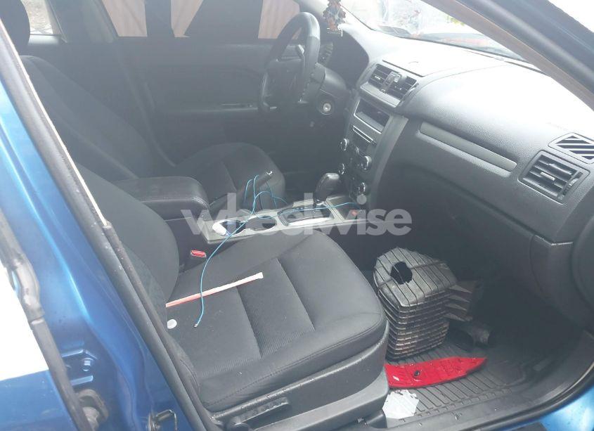 Photo 5 of 2011 Ford Fusion SE (VIN 3FAHP0HA1BR113041)