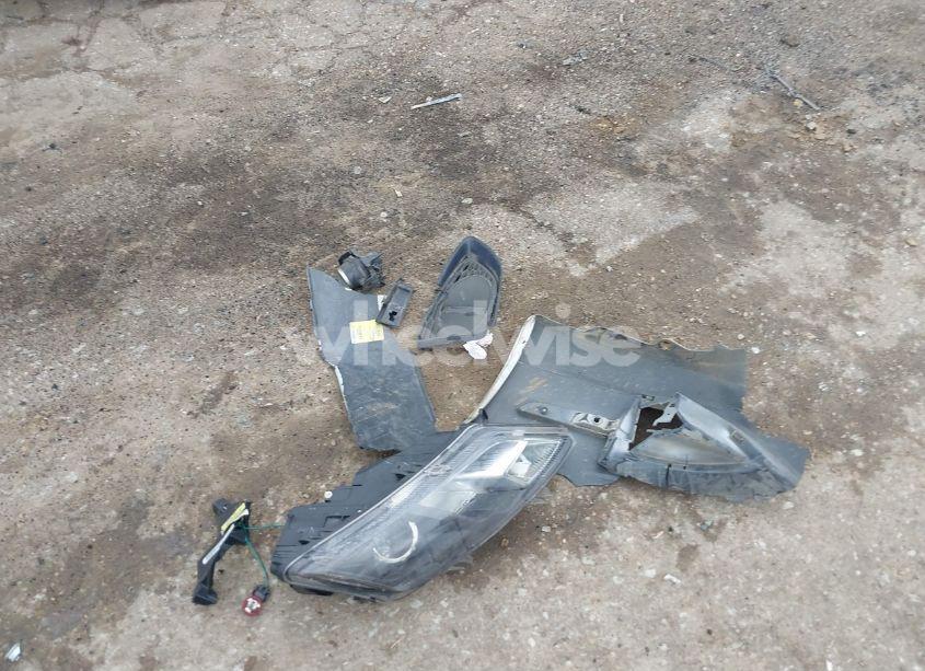 Photo 12 of 2011 Ford Fusion SE (VIN 3FAHP0HA1BR116117)