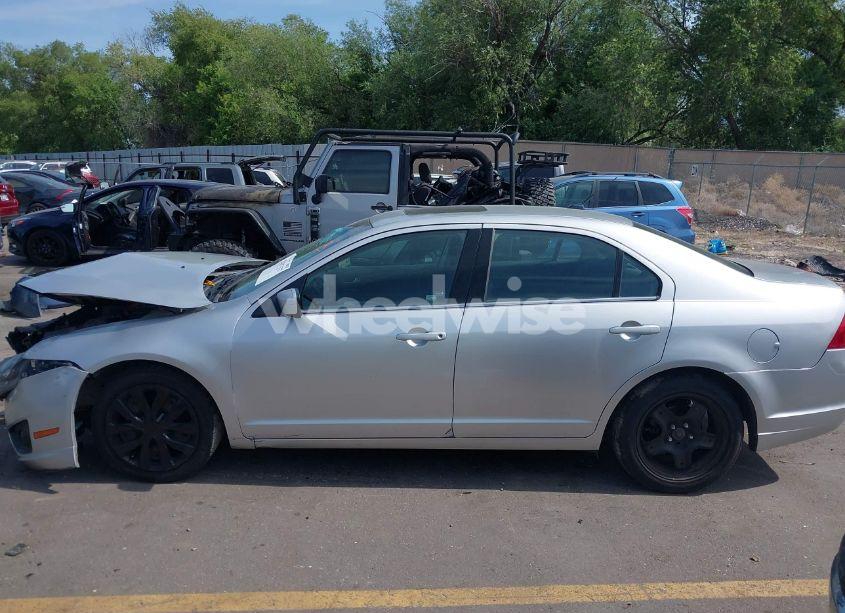 Photo 14 of 2011 Ford Fusion SE (VIN 3FAHP0HA1BR120765)