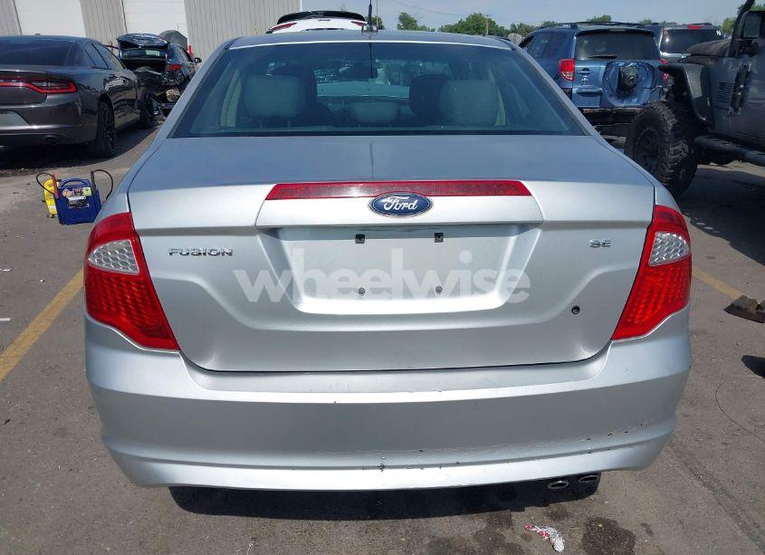 Photo 16 of 2011 Ford Fusion SE (VIN 3FAHP0HA1BR120765)