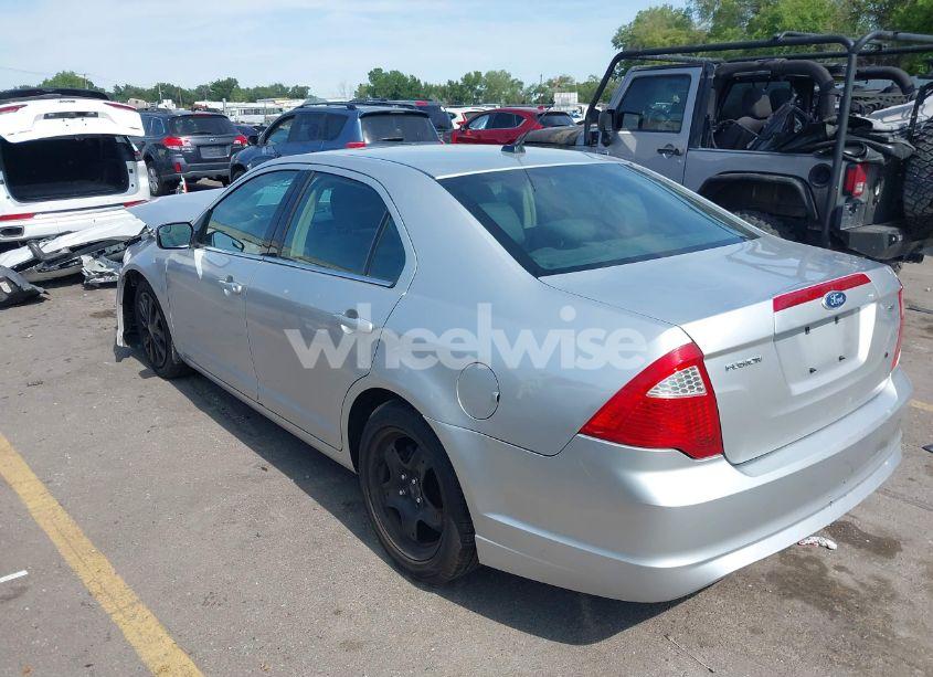 Photo 3 of 2011 Ford Fusion SE (VIN 3FAHP0HA1BR120765)