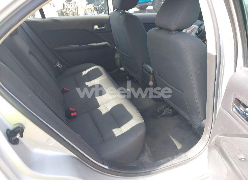 Photo 8 of 2011 Ford Fusion SE (VIN 3FAHP0HA1BR120765)