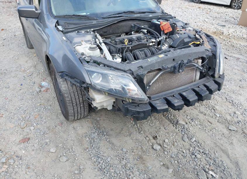 Photo 12 of 2011 Ford Fusion SE (VIN 3FAHP0HA1BR131782)