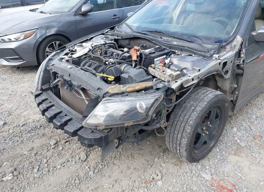 Photo 6 of 2011 Ford Fusion SE (VIN 3FAHP0HA1BR131782)