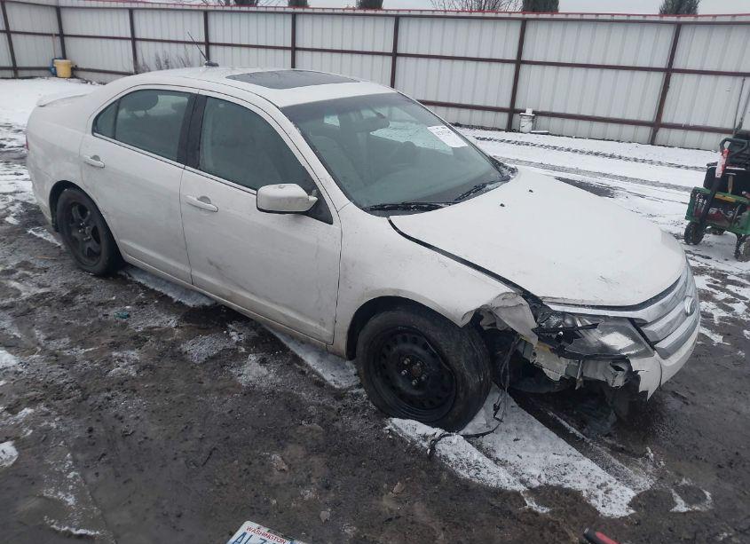 2011 Ford Fusion SE (VIN 3FAHP0HA1BR131863) main photo