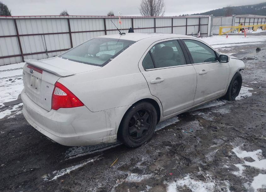 Photo 4 of 2011 Ford Fusion SE (VIN 3FAHP0HA1BR131863)