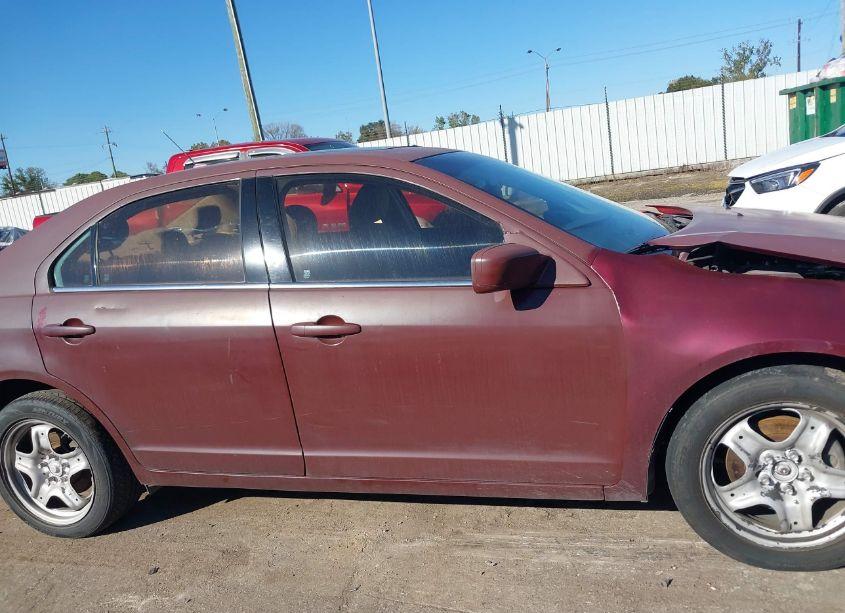 Photo 13 of 2011 Ford Fusion SE (VIN 3FAHP0HA1BR133886)