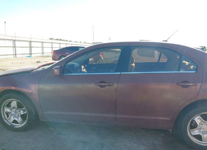 Photo 14 of 2011 Ford Fusion SE (VIN 3FAHP0HA1BR133886)