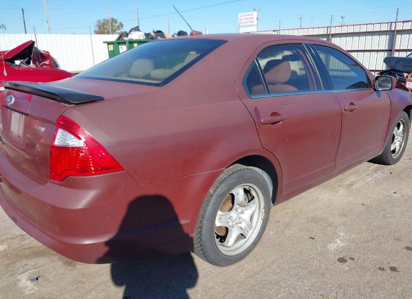 Photo 4 of 2011 Ford Fusion SE (VIN 3FAHP0HA1BR133886)