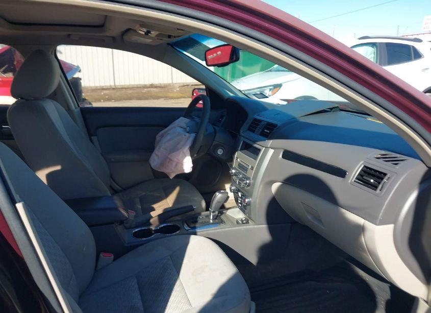 Photo 5 of 2011 Ford Fusion SE (VIN 3FAHP0HA1BR133886)
