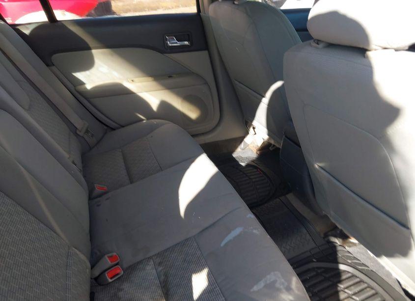 Photo 8 of 2011 Ford Fusion SE (VIN 3FAHP0HA1BR133886)