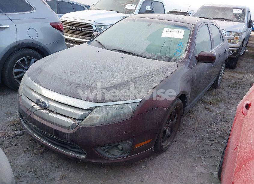 Photo 2 of 2011 Ford Fusion SE (VIN 3FAHP0HA1BR143172)
