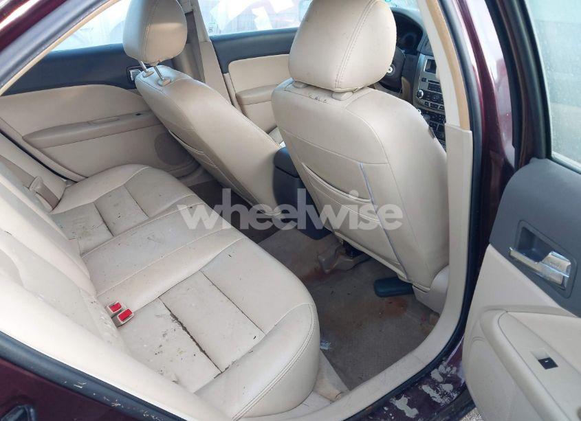 Photo 8 of 2011 Ford Fusion SE (VIN 3FAHP0HA1BR143172)