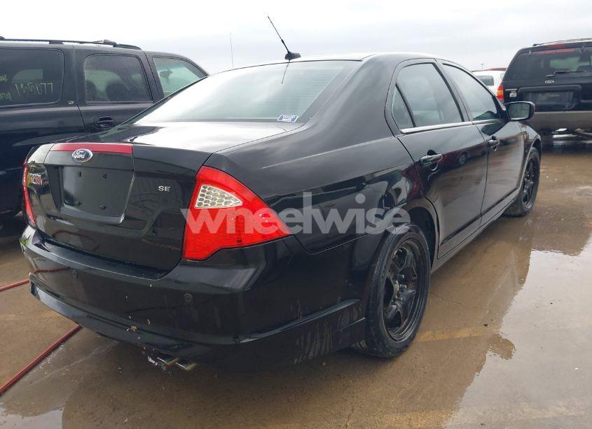 Photo 4 of 2011 Ford Fusion SE (VIN 3FAHP0HA1BR154771)