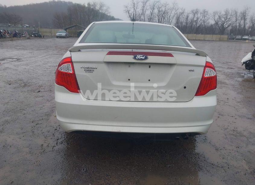 Photo 17 of 2011 Ford Fusion SE (VIN 3FAHP0HA1BR208683)