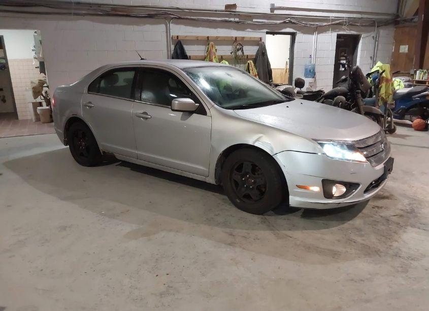 2011 Ford Fusion SE (VIN 3FAHP0HA1BR216430) main photo
