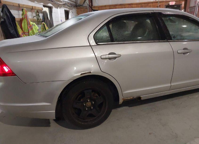 Photo 13 of 2011 Ford Fusion SE (VIN 3FAHP0HA1BR216430)