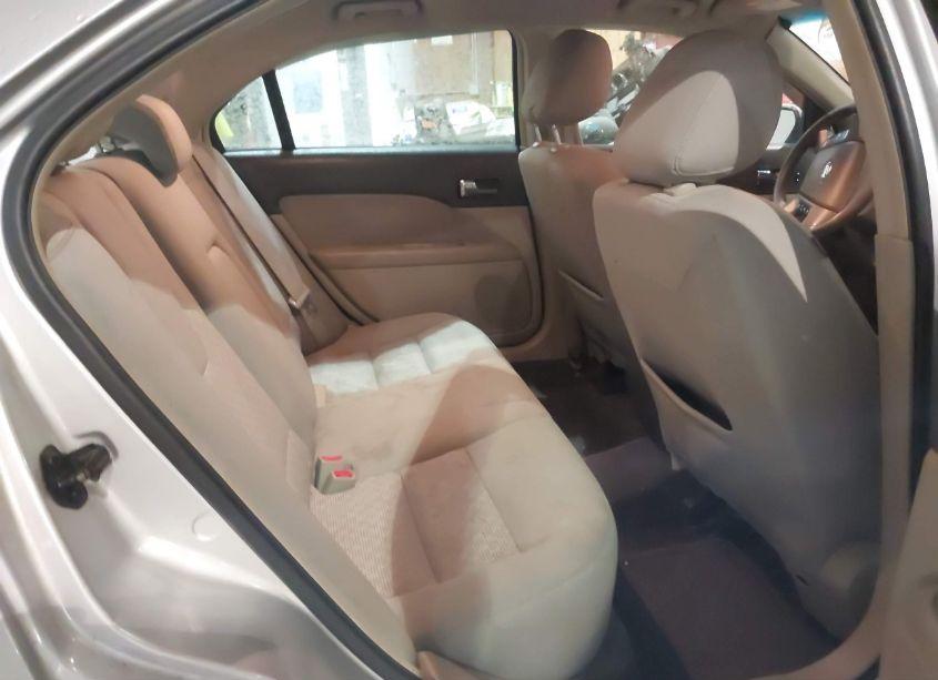 Photo 8 of 2011 Ford Fusion SE (VIN 3FAHP0HA1BR216430)