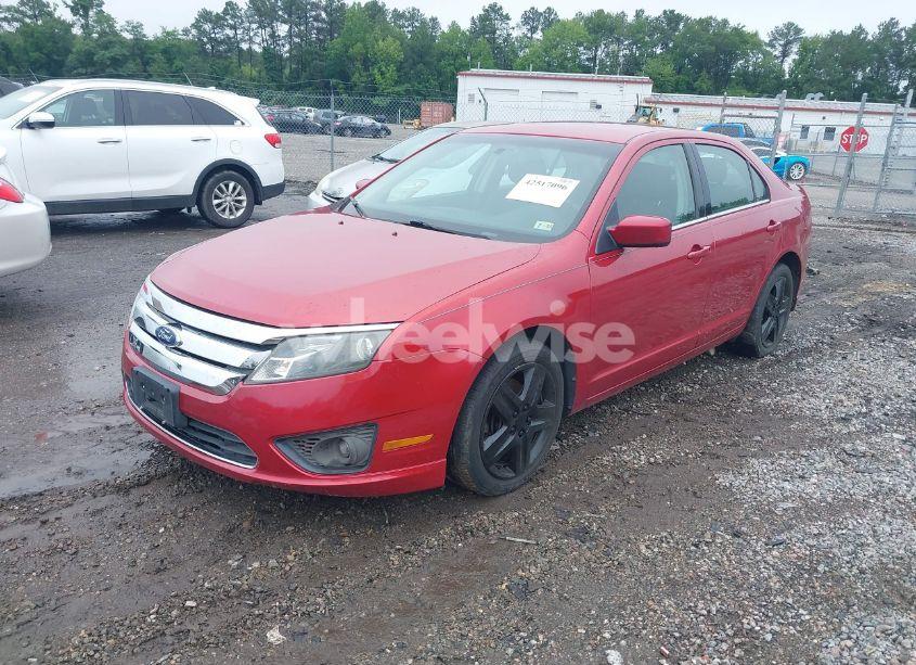 Photo 2 of 2011 Ford Fusion SE (VIN 3FAHP0HA1BR222938)