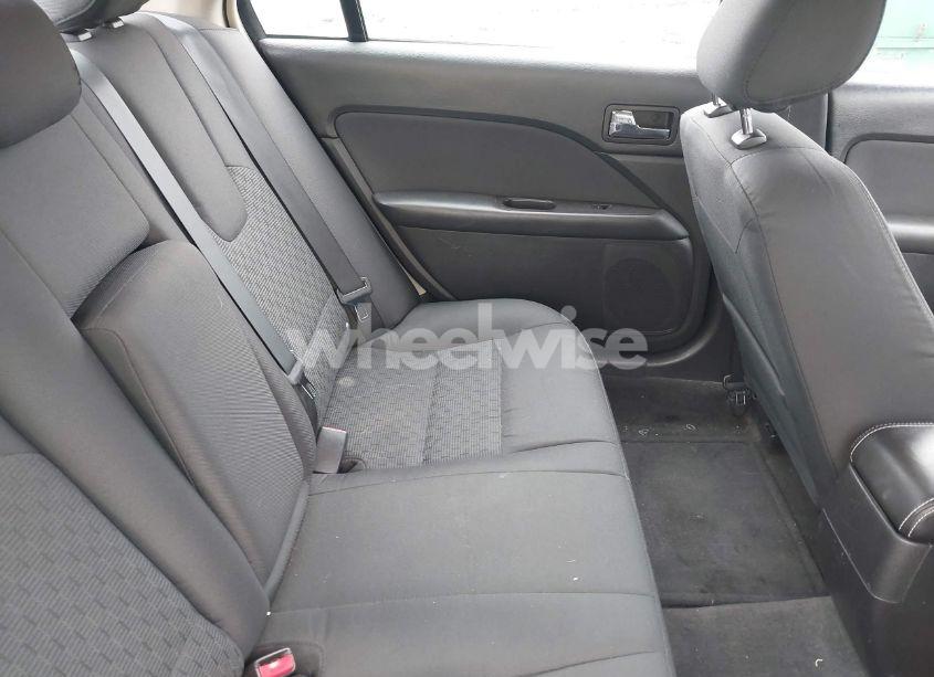 Photo 8 of 2011 Ford Fusion SE (VIN 3FAHP0HA1BR222938)