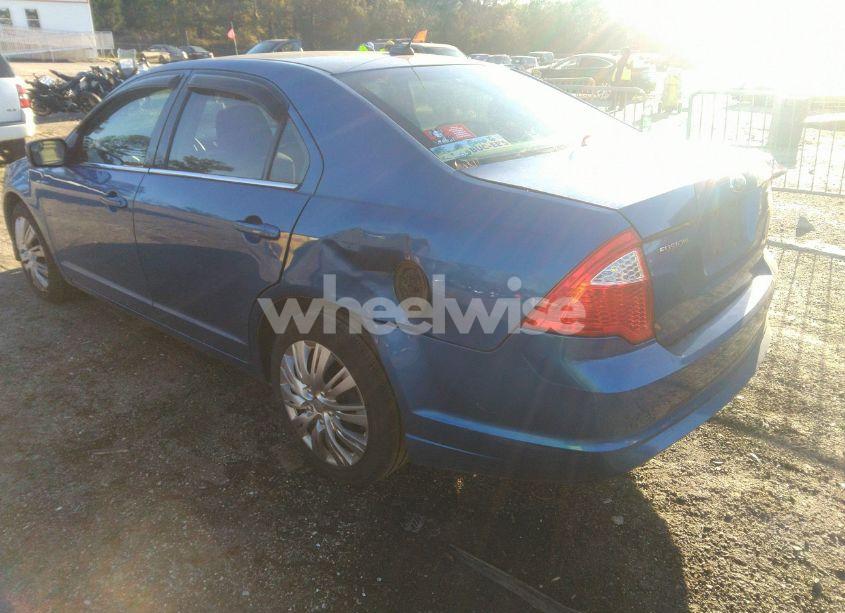 Photo 3 of 2011 Ford Fusion SE (VIN 3FAHP0HA1BR224740)