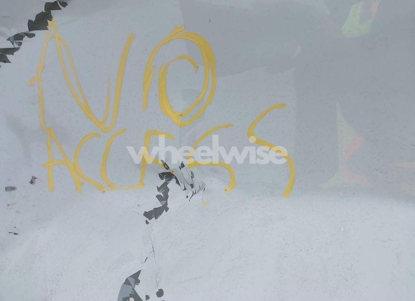 Photo 10 of 2011 Ford Fusion SE (VIN 3FAHP0HA1BR232630)