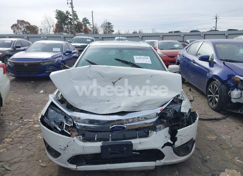 Photo 12 of 2011 Ford Fusion SE (VIN 3FAHP0HA1BR232630)