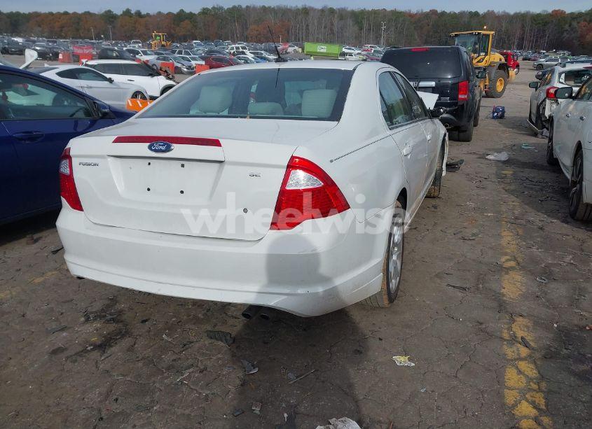 Photo 4 of 2011 Ford Fusion SE (VIN 3FAHP0HA1BR232630)