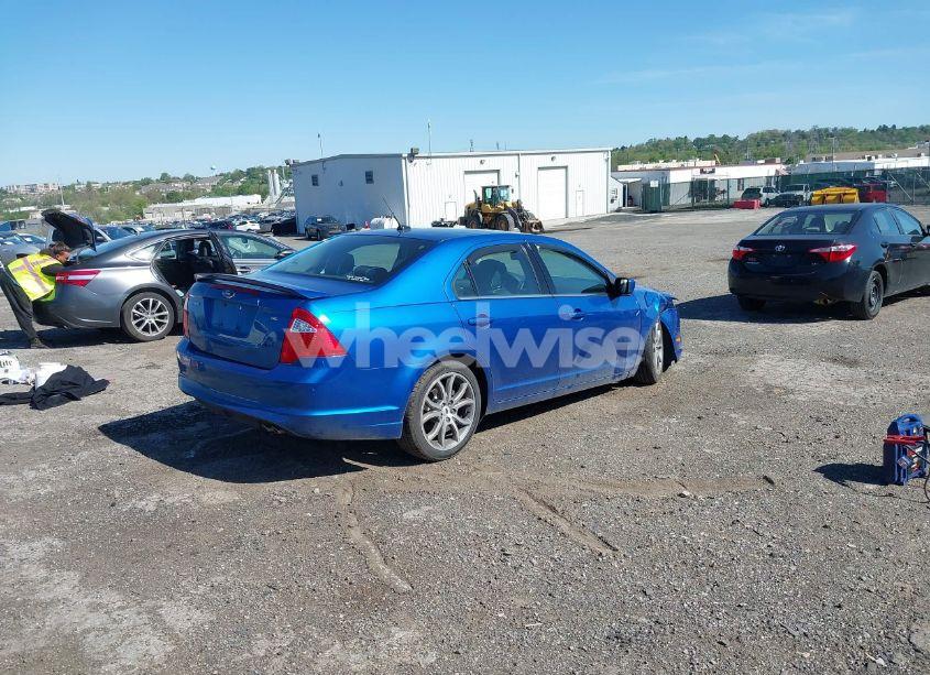 Photo 4 of 2011 Ford Fusion SE (VIN 3FAHP0HA1BR259715)