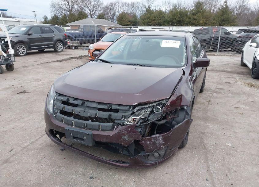 Photo 2 of 2011 Ford Fusion SE (VIN 3FAHP0HA1BR309318)