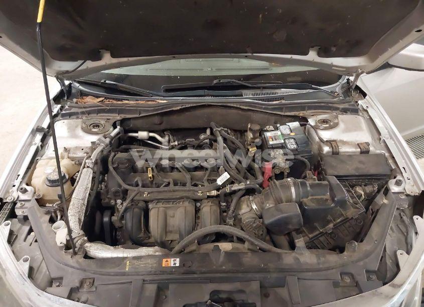 Photo 10 of 2011 Ford Fusion SE (VIN 3FAHP0HA1BR338169)