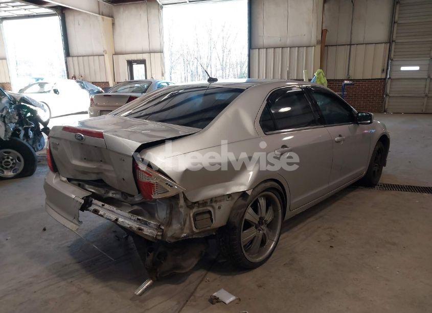 Photo 4 of 2011 Ford Fusion SE (VIN 3FAHP0HA1BR338169)