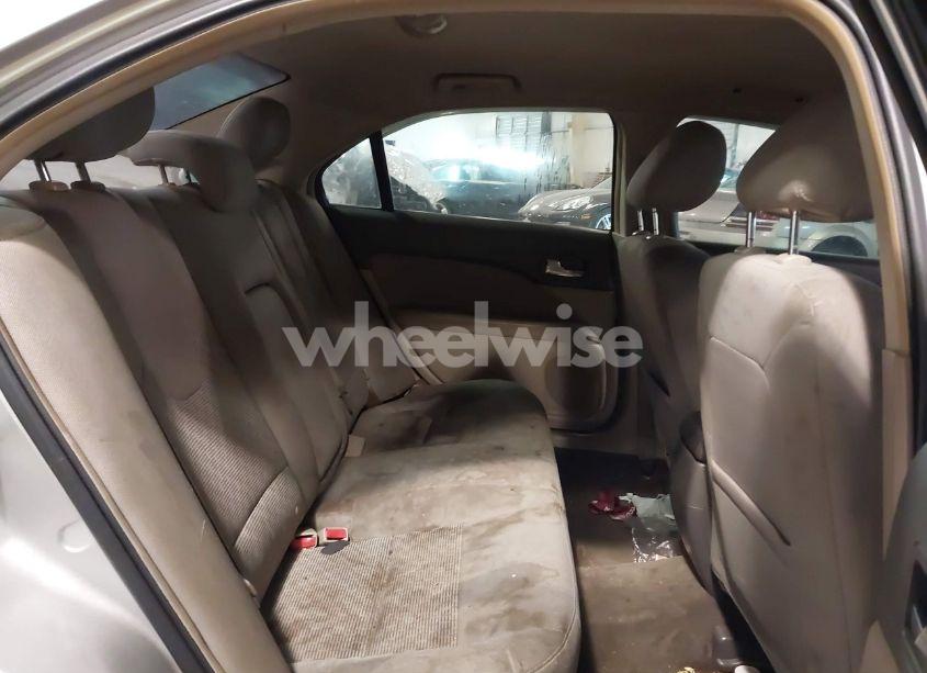 Photo 8 of 2011 Ford Fusion SE (VIN 3FAHP0HA1BR338169)