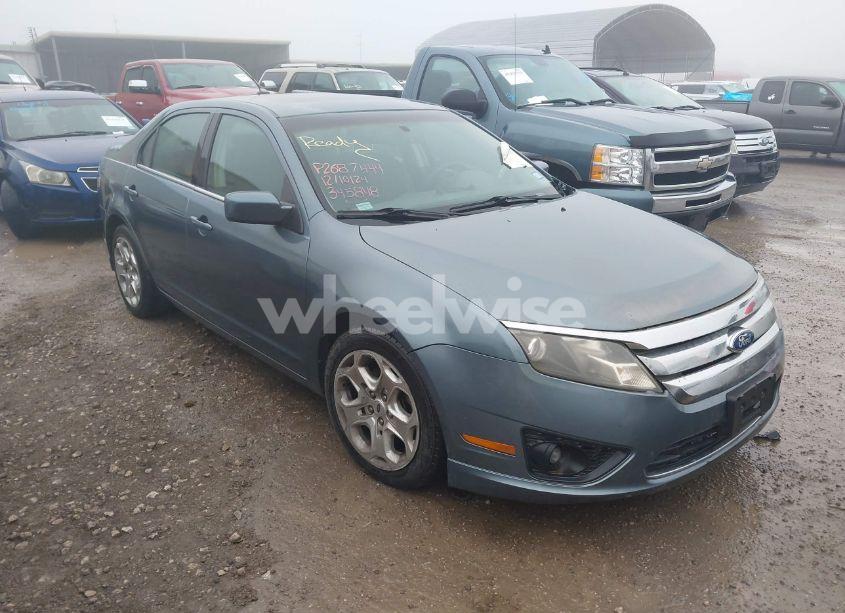 2011 Ford Fusion SE (VIN 3FAHP0HA1BR345848) main photo