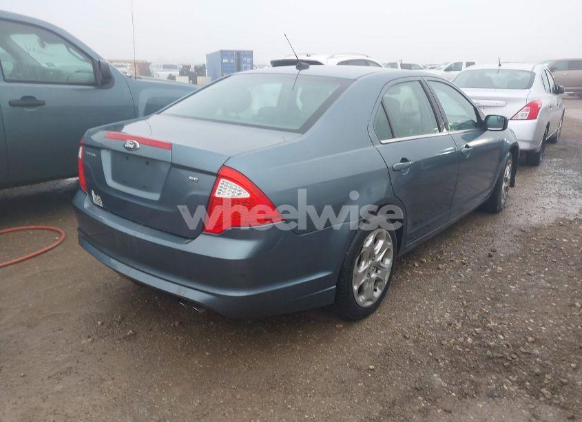 Photo 4 of 2011 Ford Fusion SE (VIN 3FAHP0HA1BR345848)