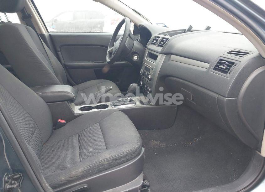 Photo 5 of 2011 Ford Fusion SE (VIN 3FAHP0HA1BR345848)