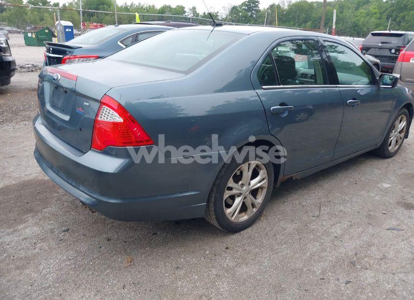 Photo 4 of 2012 Ford Fusion SE (VIN 3FAHP0HA1CR101103)