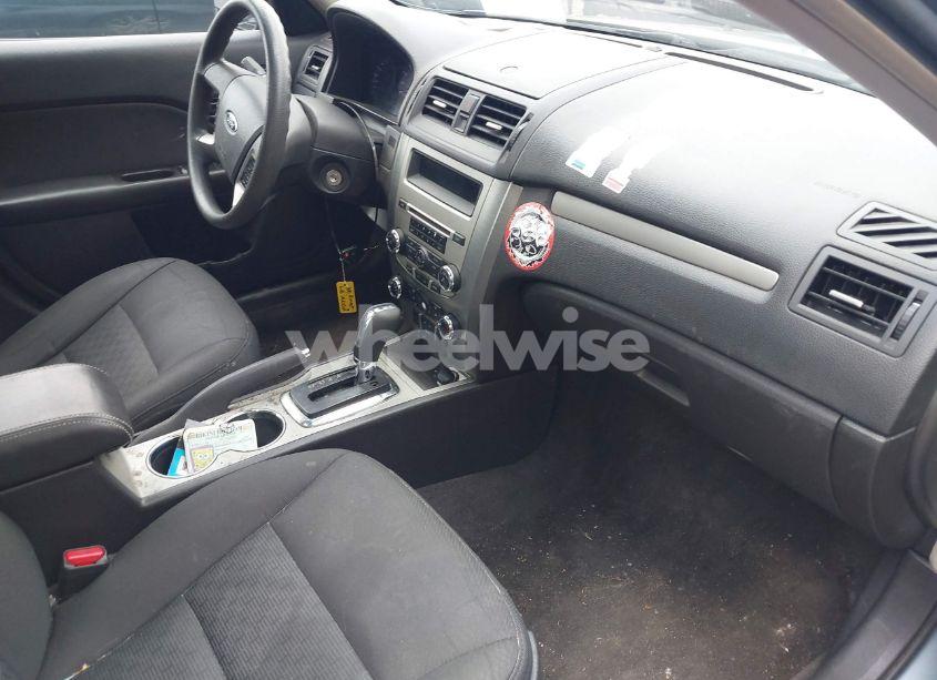 Photo 5 of 2012 Ford Fusion SE (VIN 3FAHP0HA1CR101103)