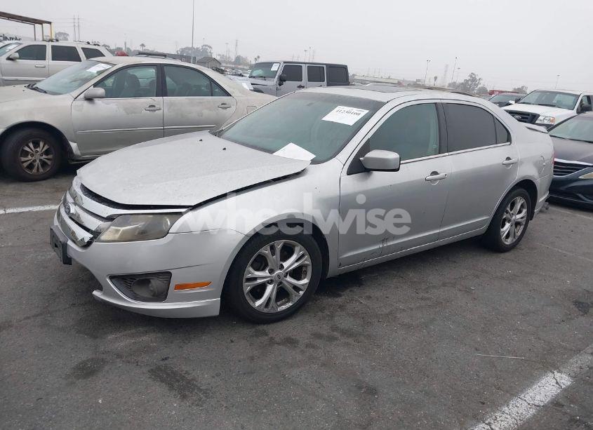 Photo 2 of 2012 Ford Fusion SE (VIN 3FAHP0HA1CR108942)